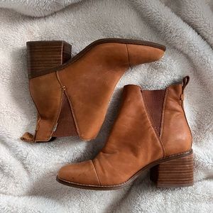 TOMS Tan Leather Women's Esme Boots - Size 7.5